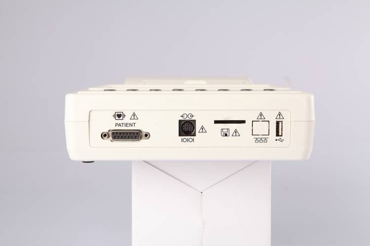 Appareil d'ECG médical médical électrocardiogramme électrocardiogramme approuvé par l'usine CE